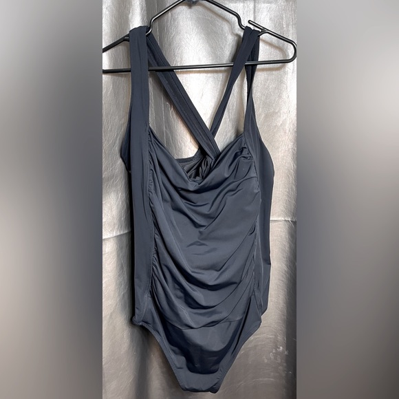 Merona Women’s Size 26 Black Ruched Cross back Swimsuit - Picture 1 of 6